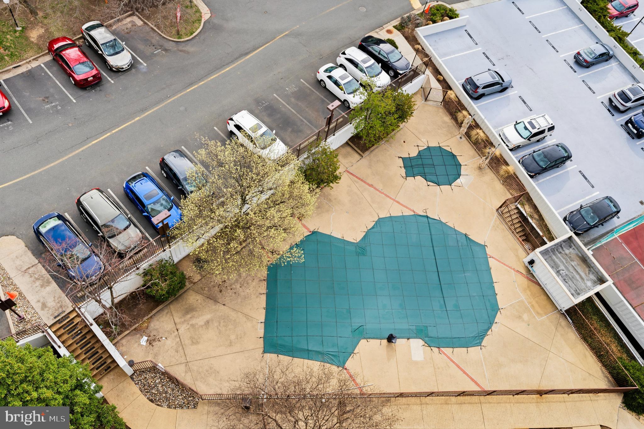 ALEXANDRIA KNOLLS - Residential