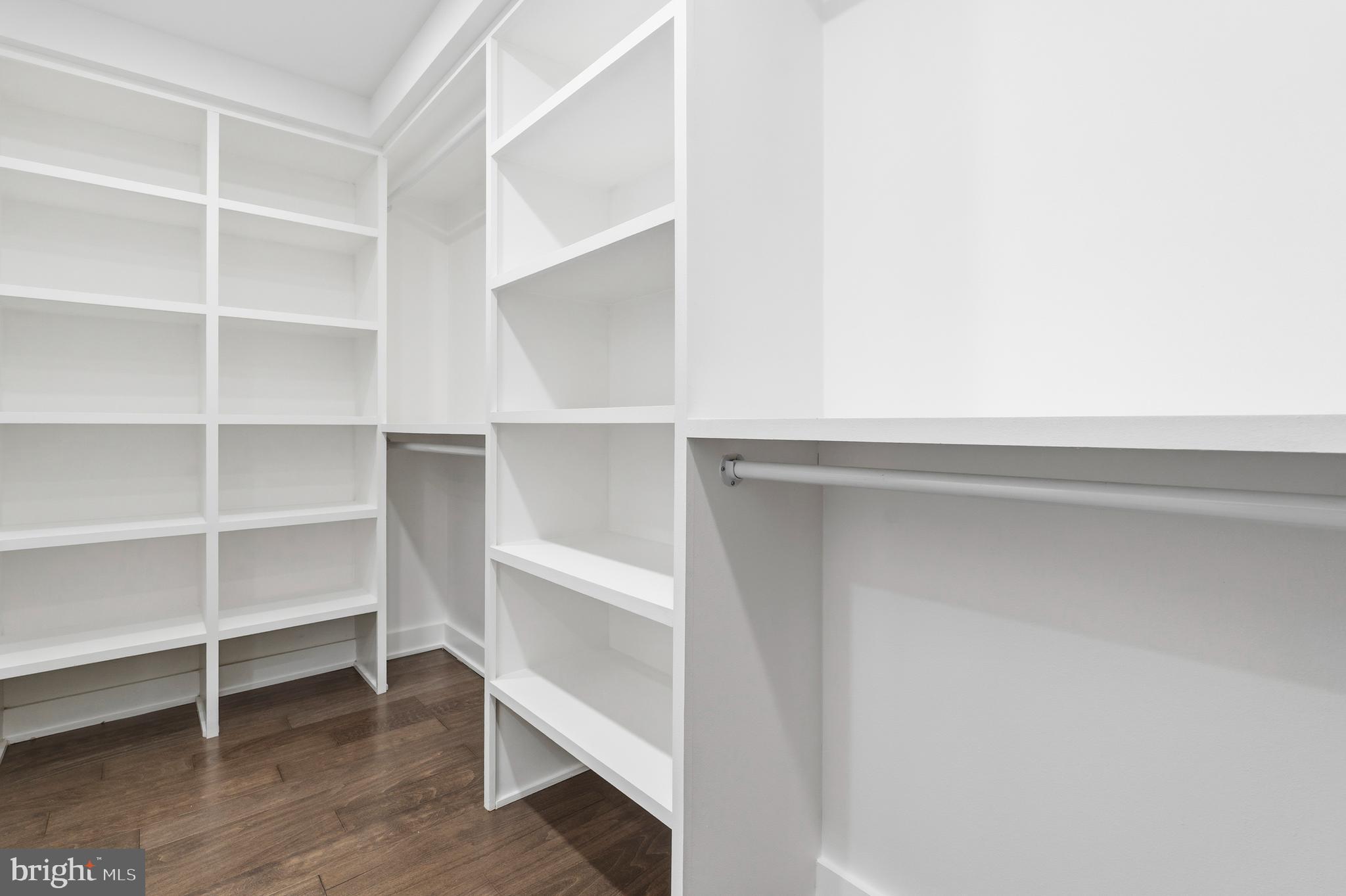 ALEXANDRIA KNOLLS - Residential