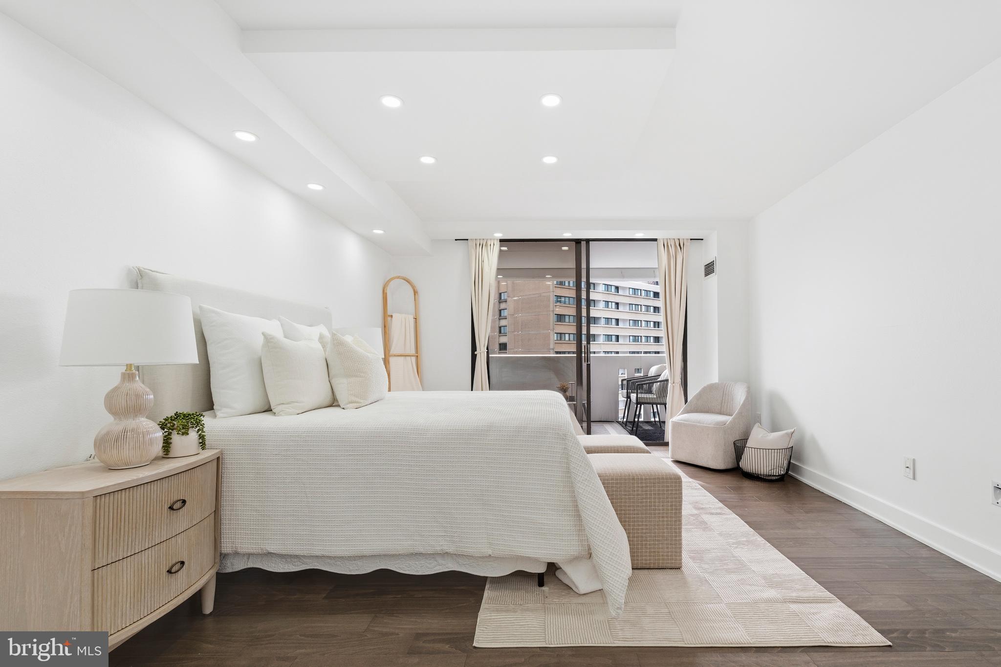 ALEXANDRIA KNOLLS - Residential