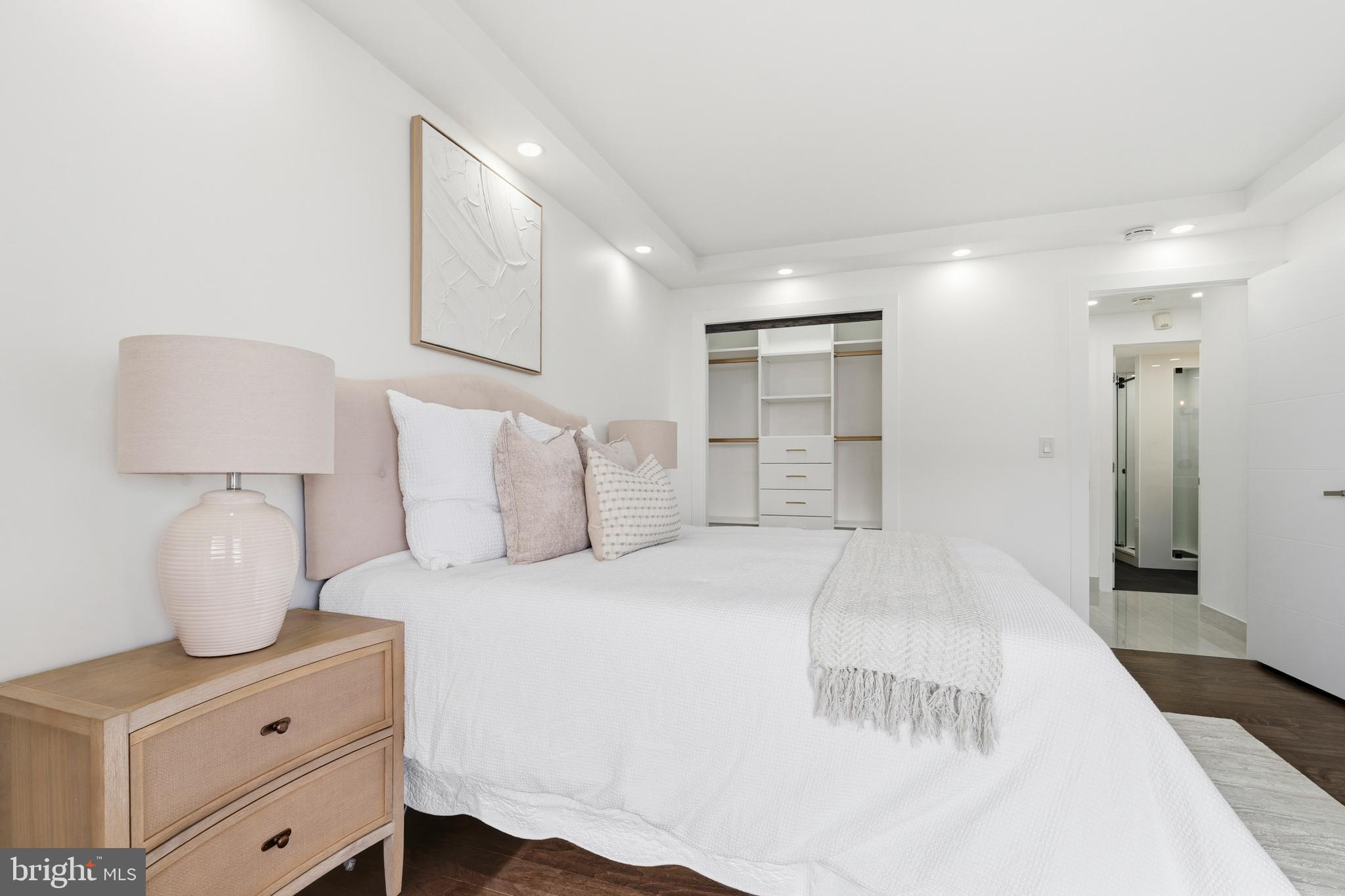 ALEXANDRIA KNOLLS - Residential