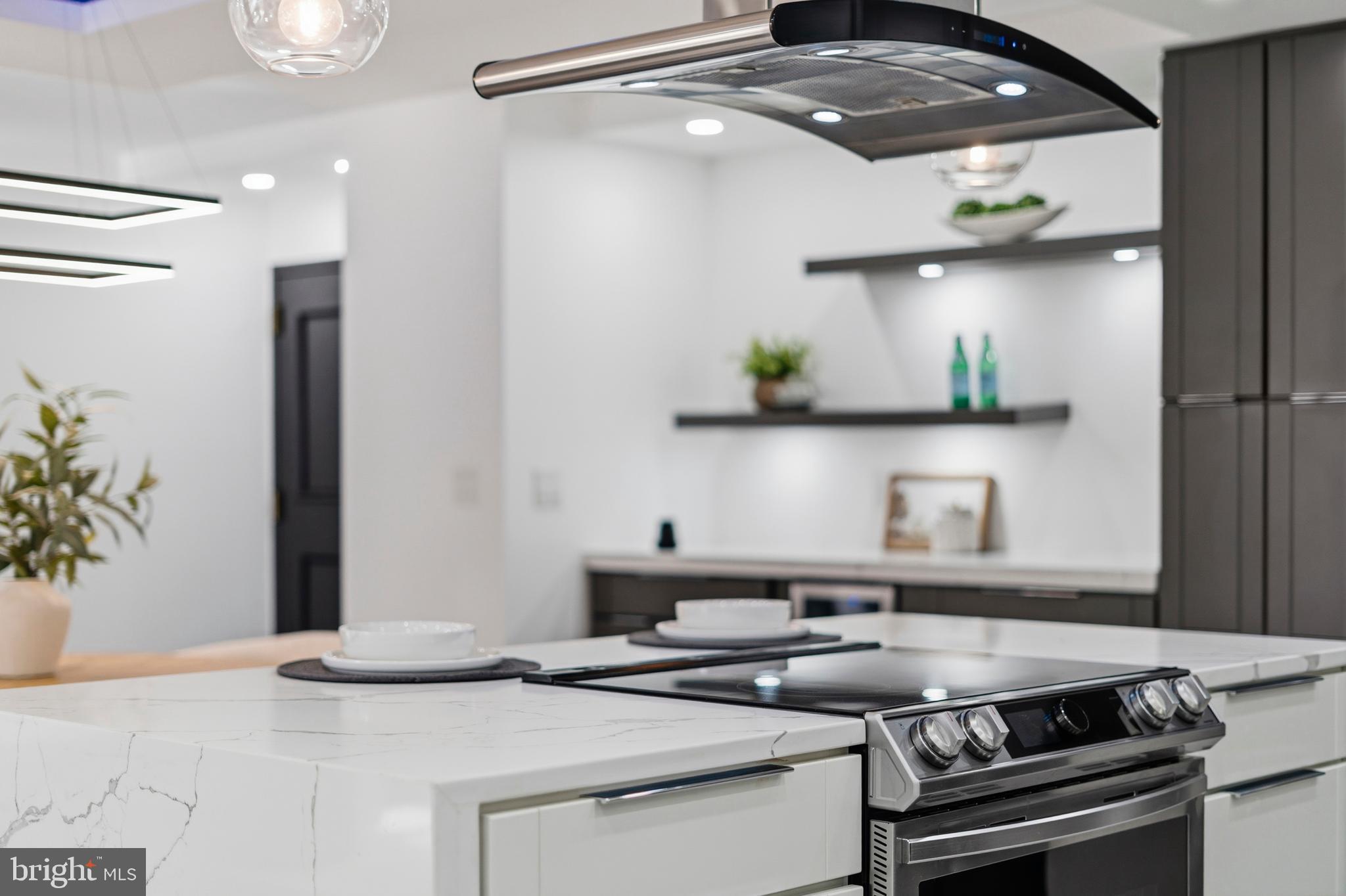 ALEXANDRIA KNOLLS - Residential