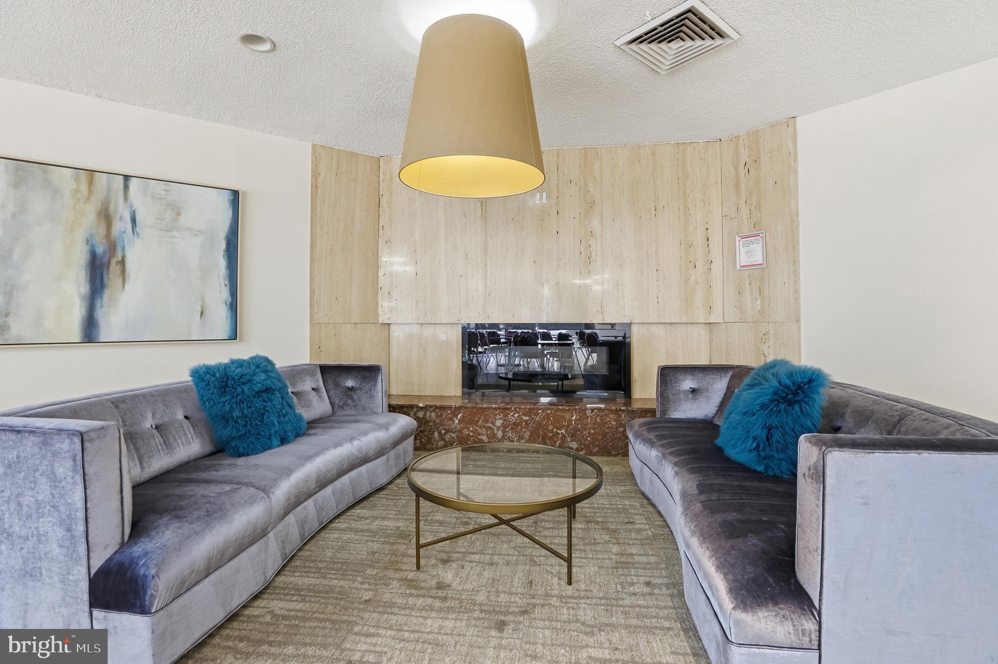 ALEXANDRIA KNOLLS - Residential