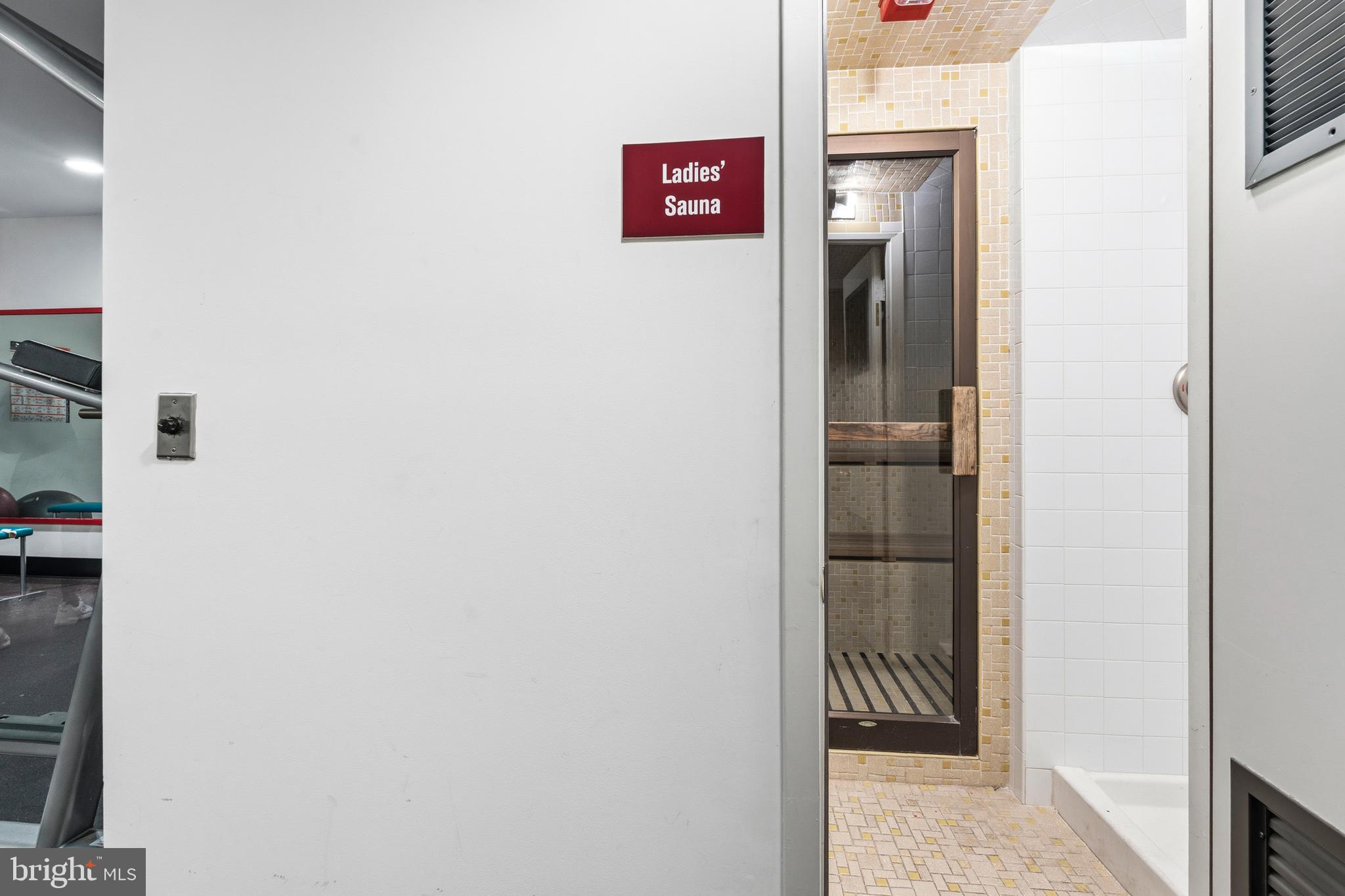 ALEXANDRIA KNOLLS - Residential