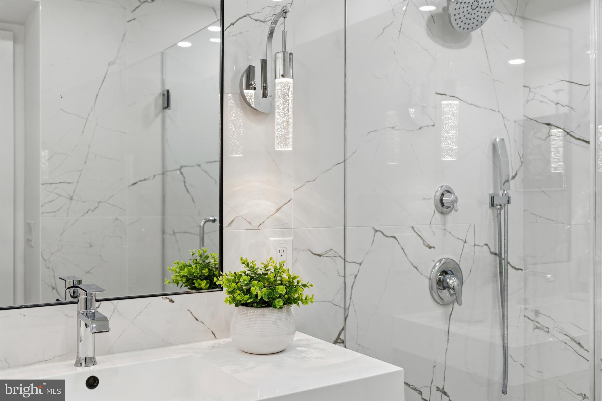 ALEXANDRIA KNOLLS - Residential