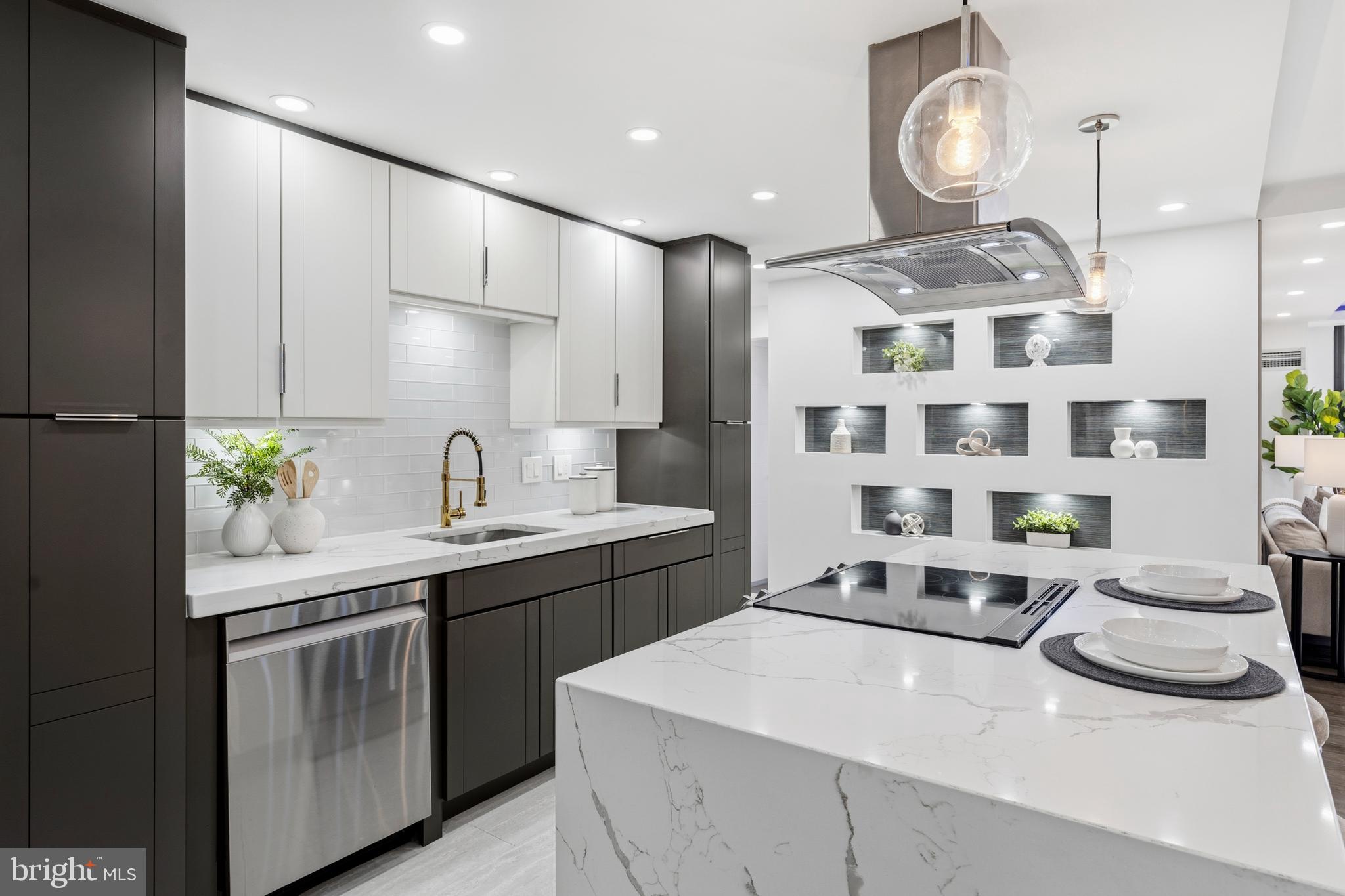 ALEXANDRIA KNOLLS - Residential