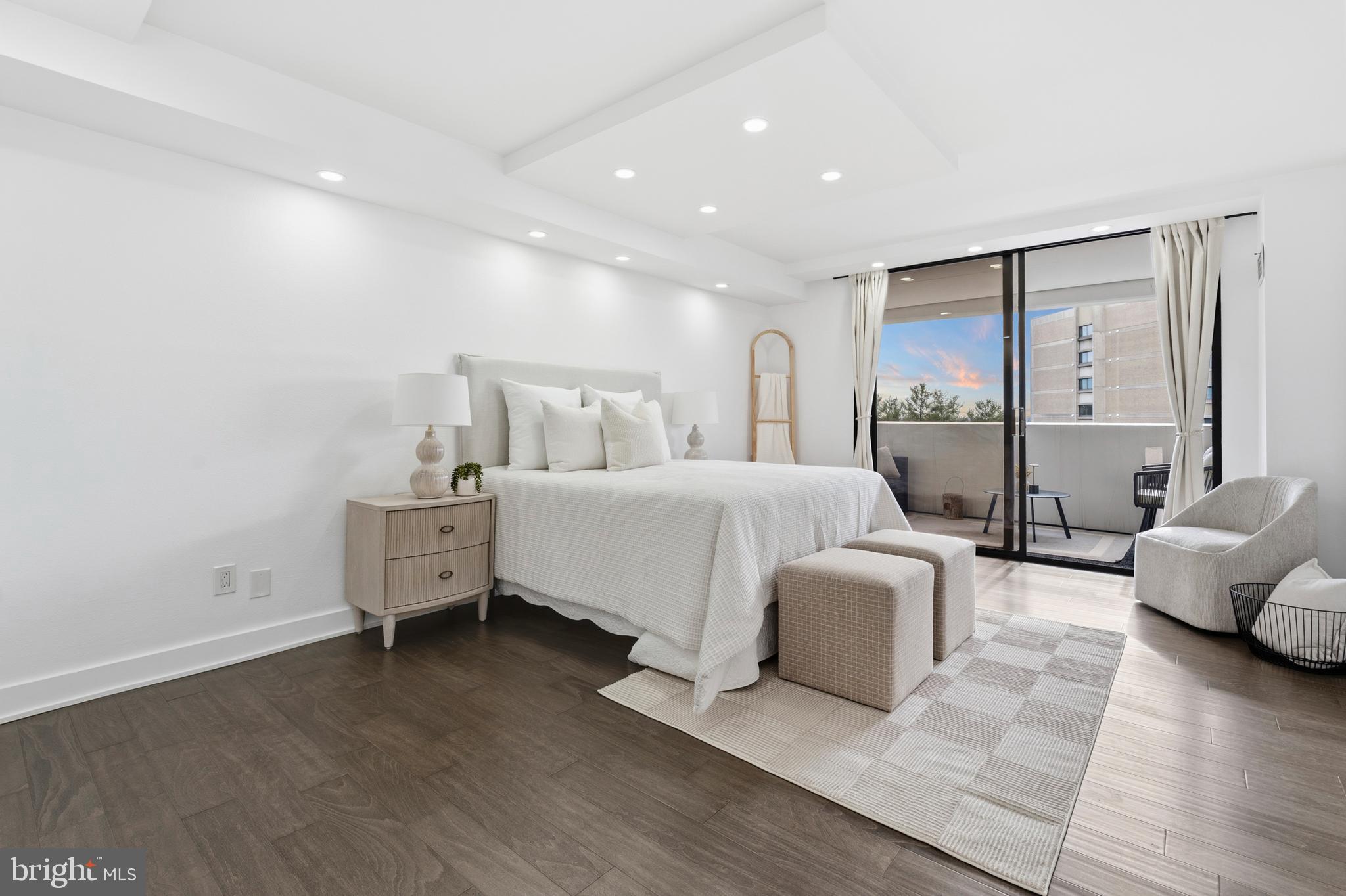 ALEXANDRIA KNOLLS - Residential