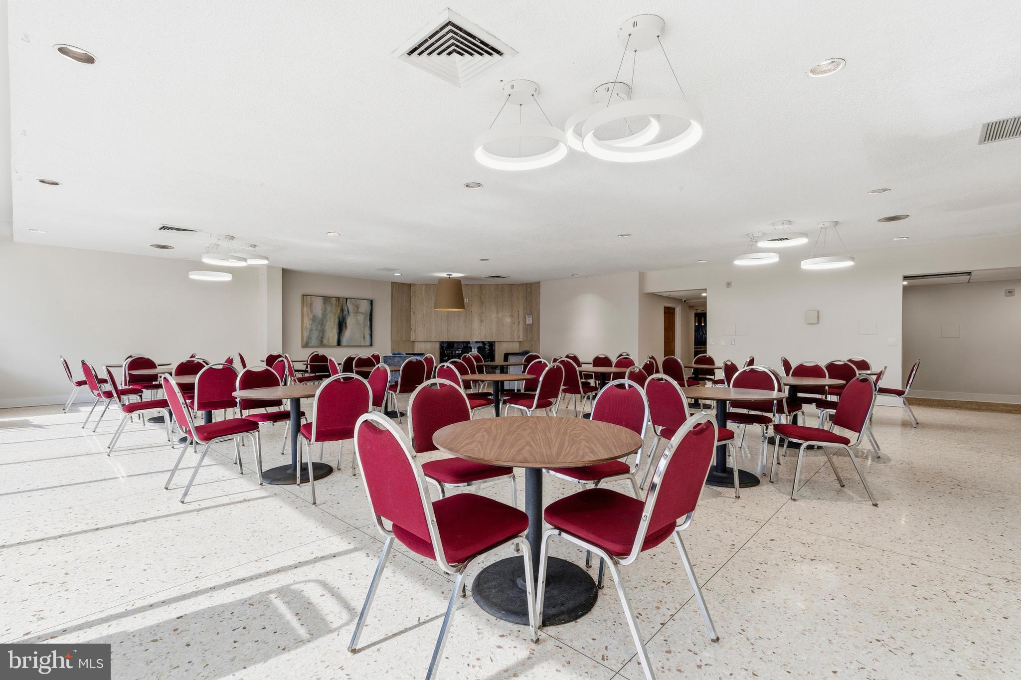 ALEXANDRIA KNOLLS - Residential