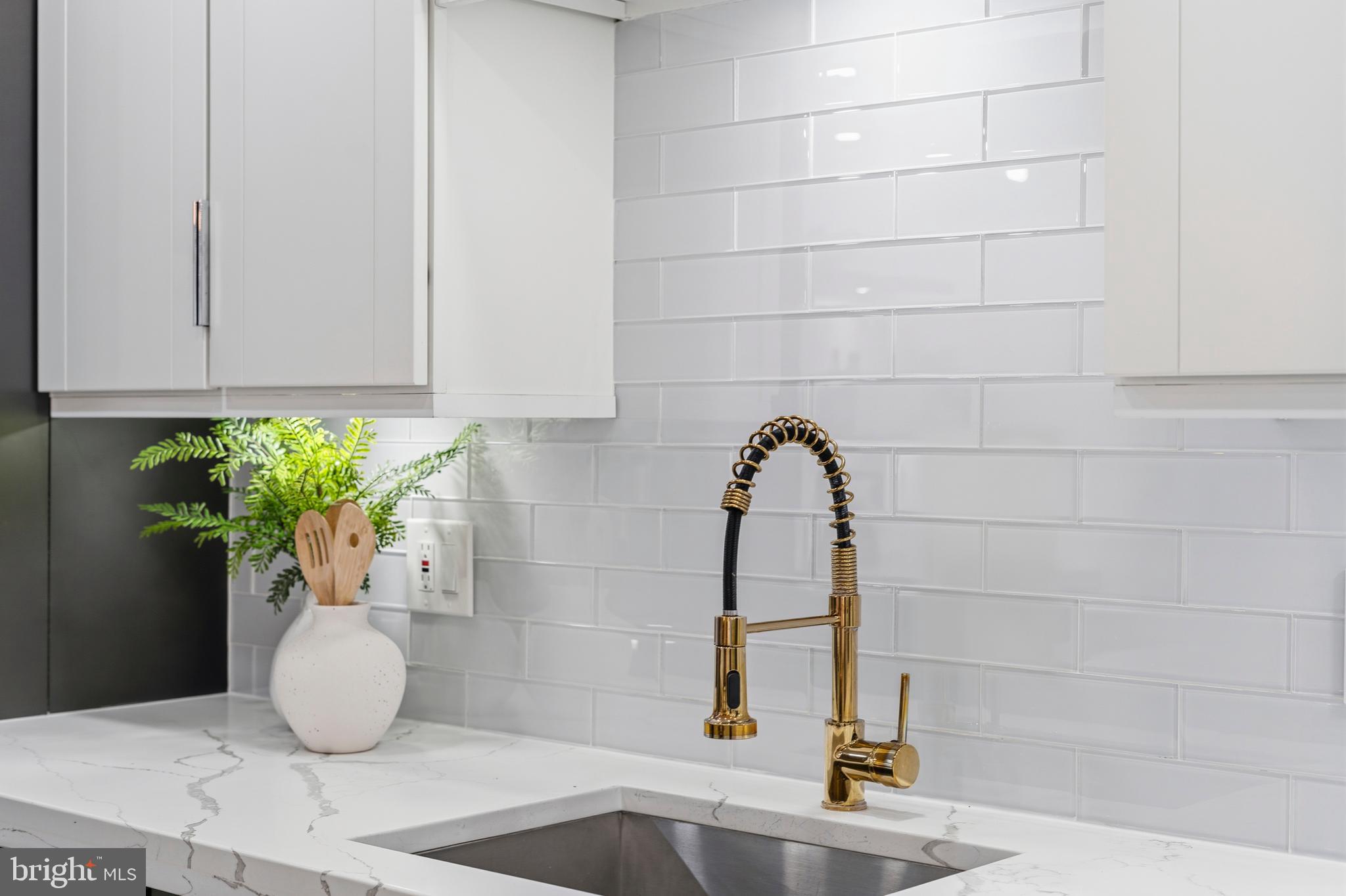 ALEXANDRIA KNOLLS - Residential