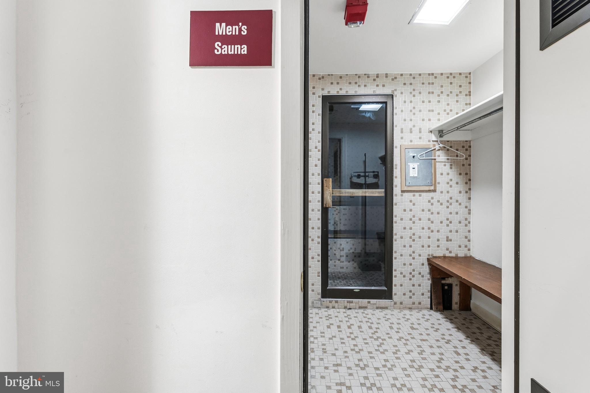 ALEXANDRIA KNOLLS - Residential