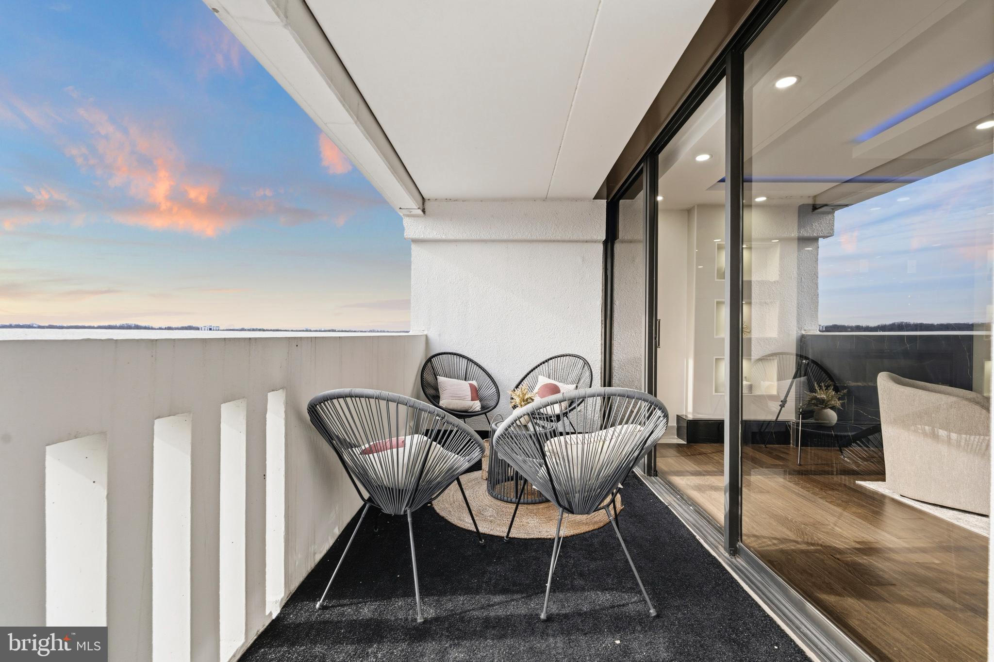 ALEXANDRIA KNOLLS - Residential