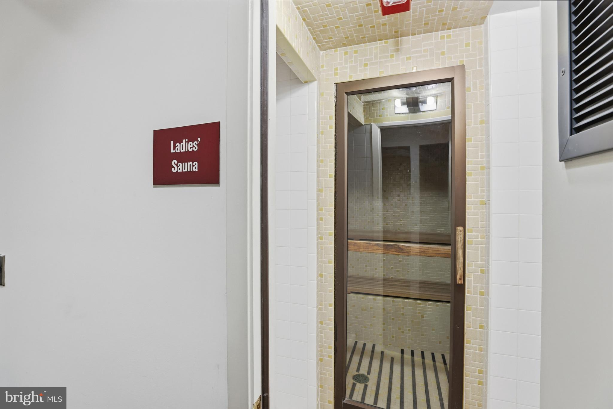 ALEXANDRIA KNOLLS - Residential