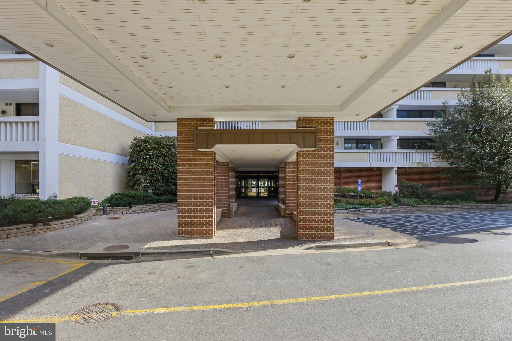 ALEXANDRIA KNOLLS - Residential