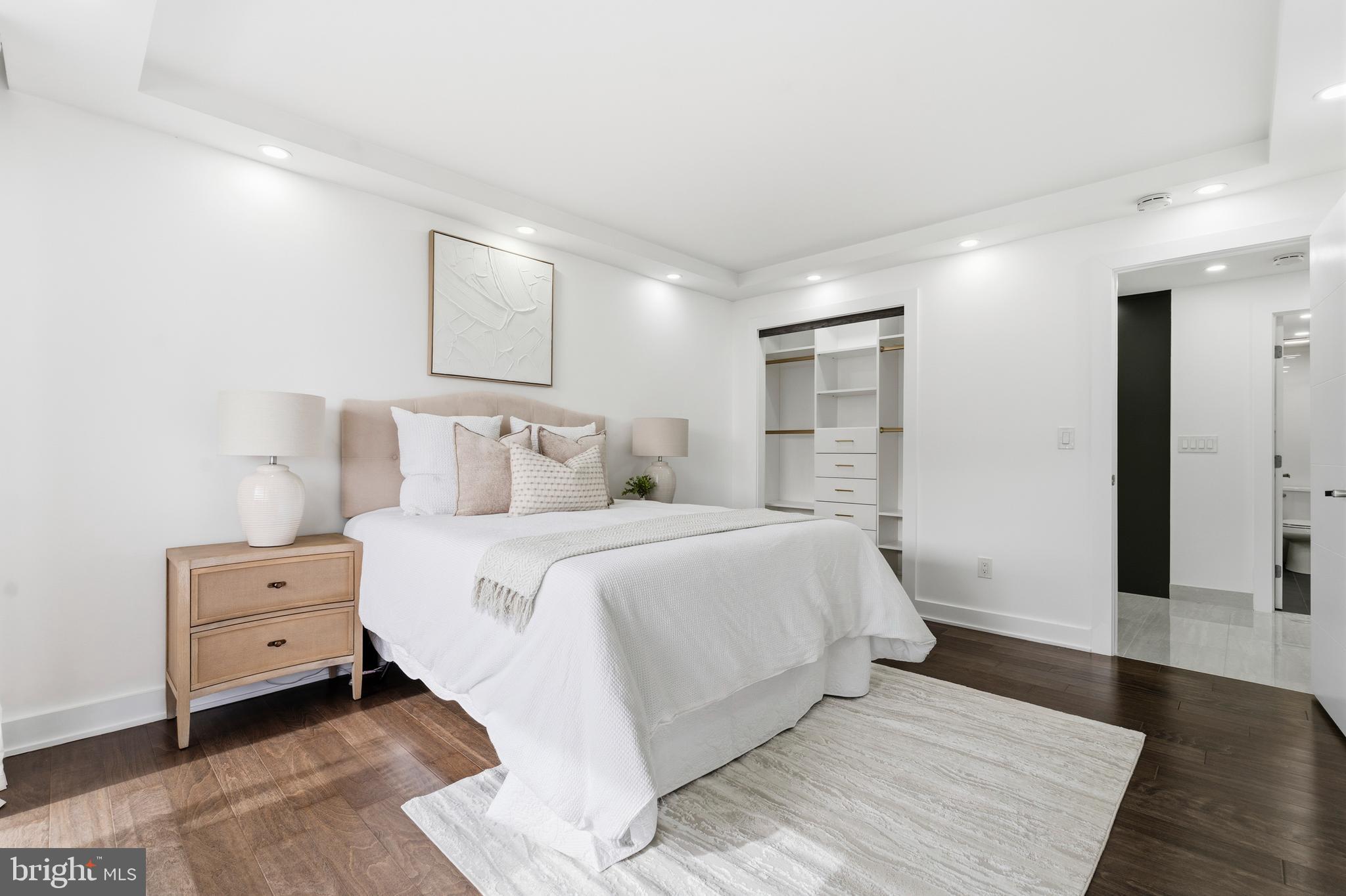 ALEXANDRIA KNOLLS - Residential