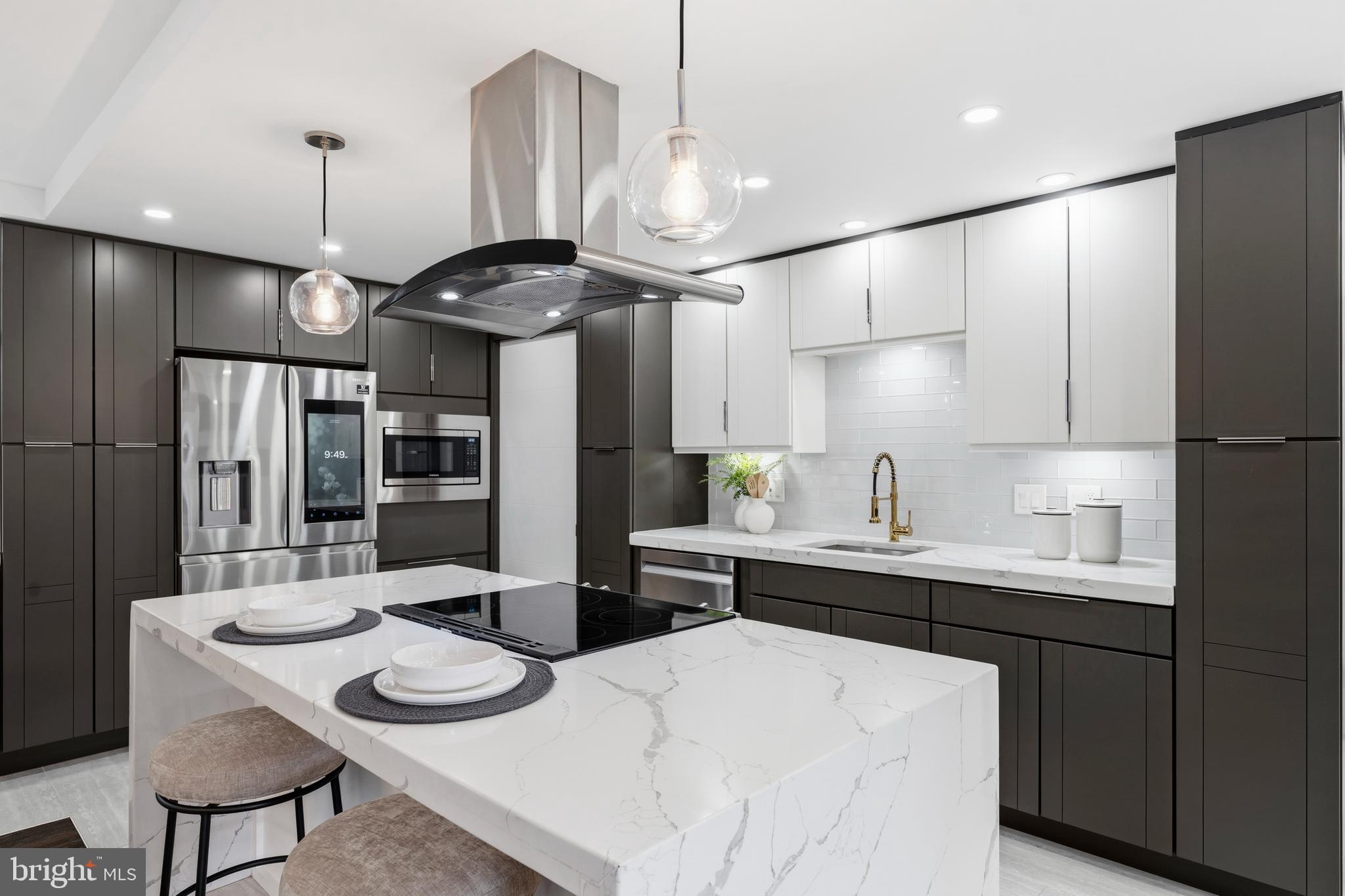 ALEXANDRIA KNOLLS - Residential