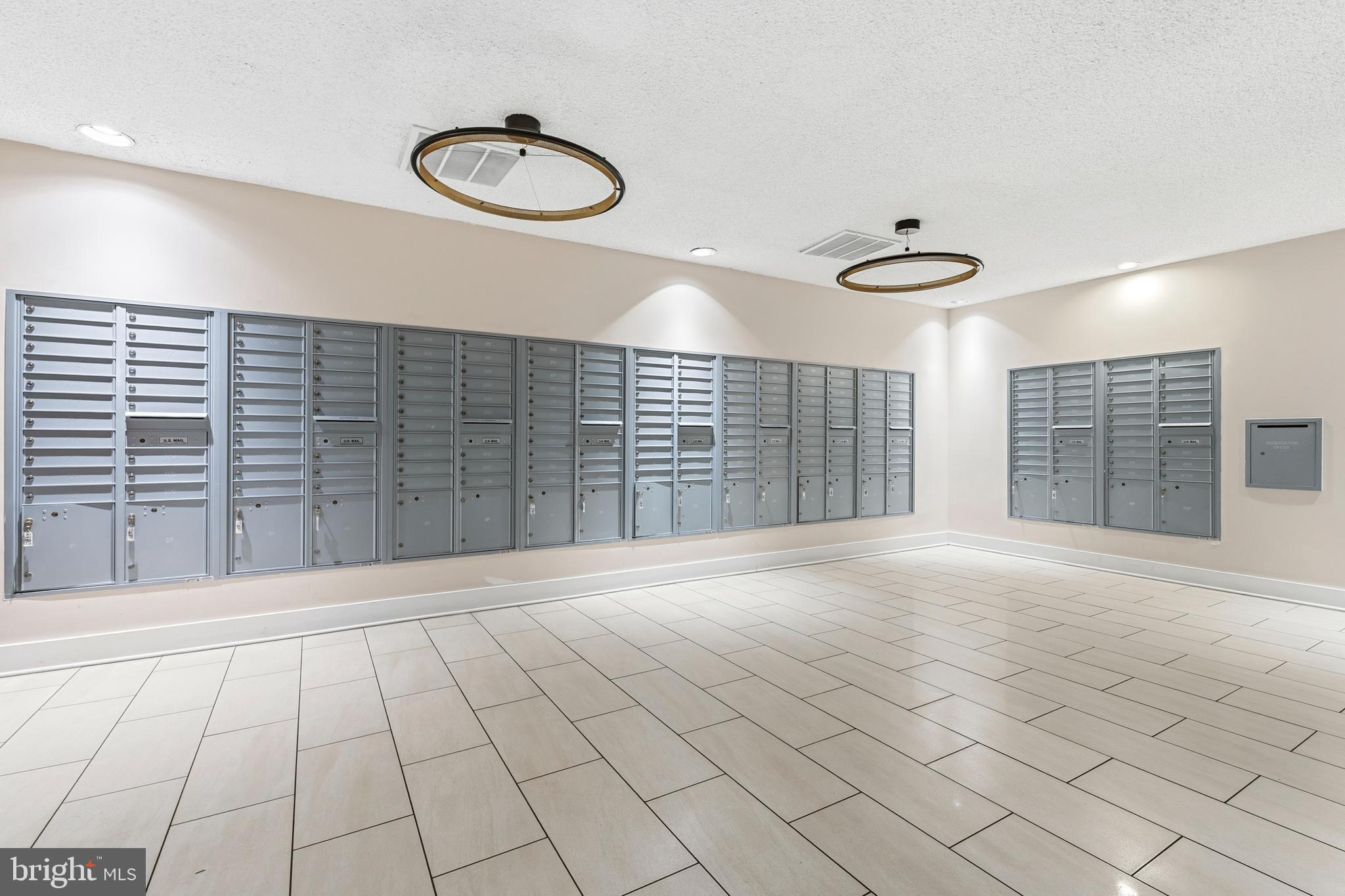 ALEXANDRIA KNOLLS - Residential