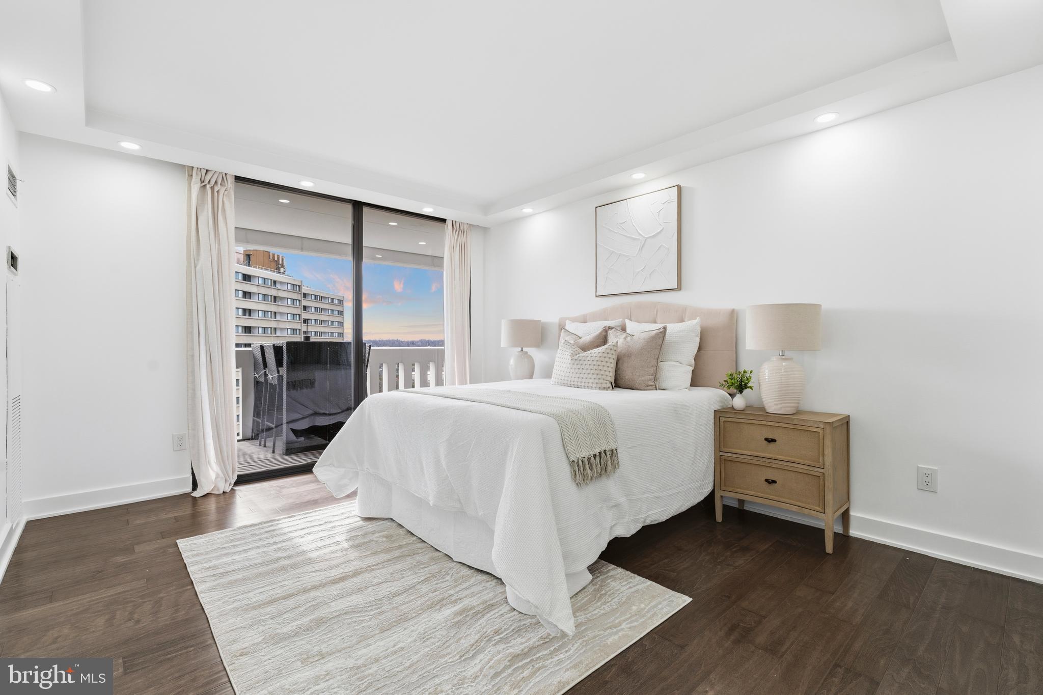 ALEXANDRIA KNOLLS - Residential