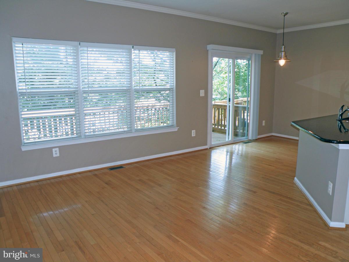 FAIR LAKES COURT - Residential