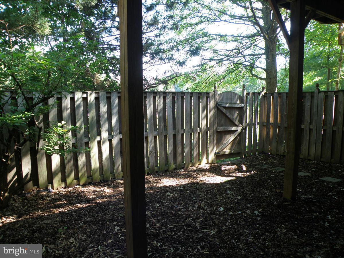 FAIR LAKES COURT - Residential