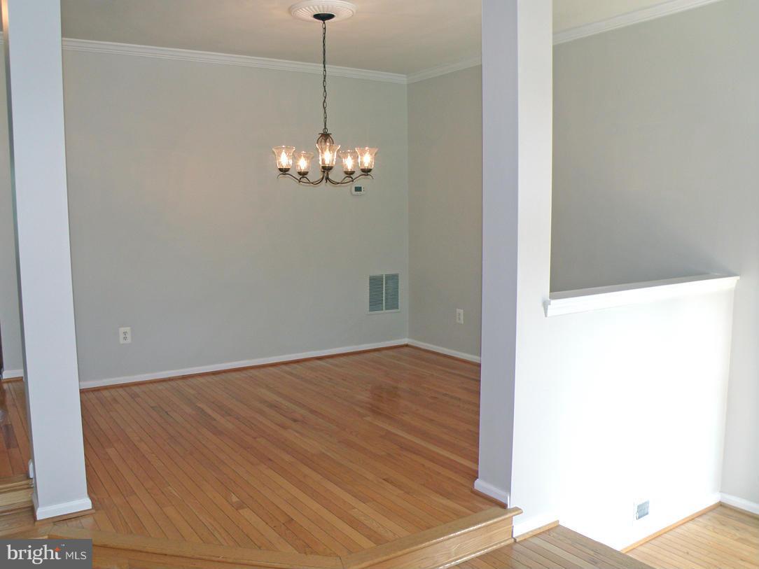 FAIR LAKES COURT - Residential