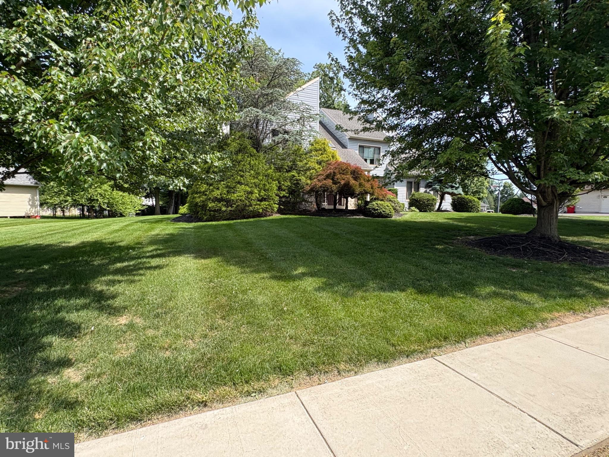 206 STEEPLECHASE DRIVE