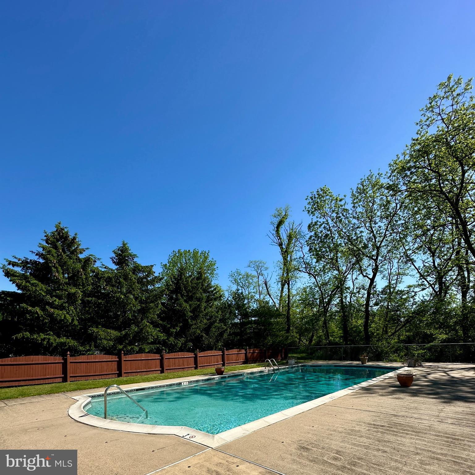 12 HERMITAGE DRIVE