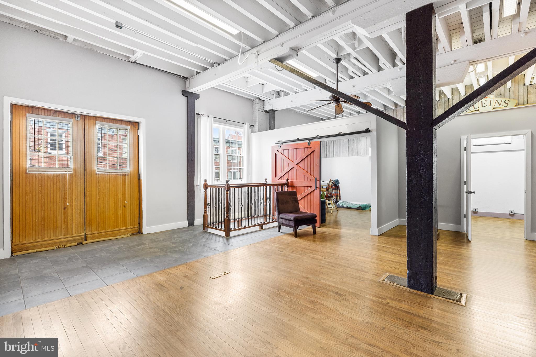 FAIRMOUNT - Commercial Sale