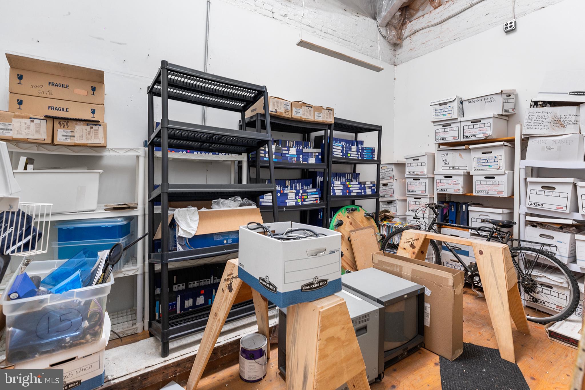 FAIRMOUNT - Commercial Sale