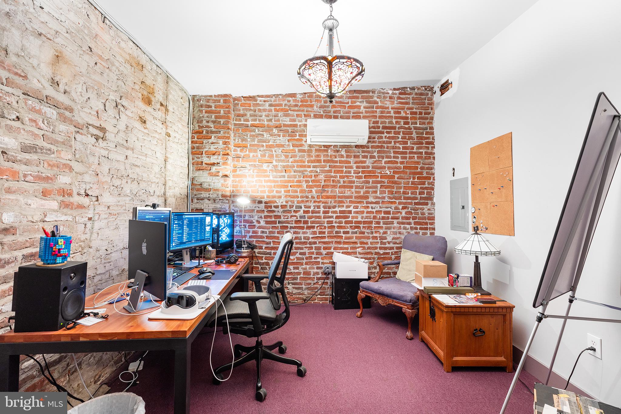 FAIRMOUNT - Commercial Sale