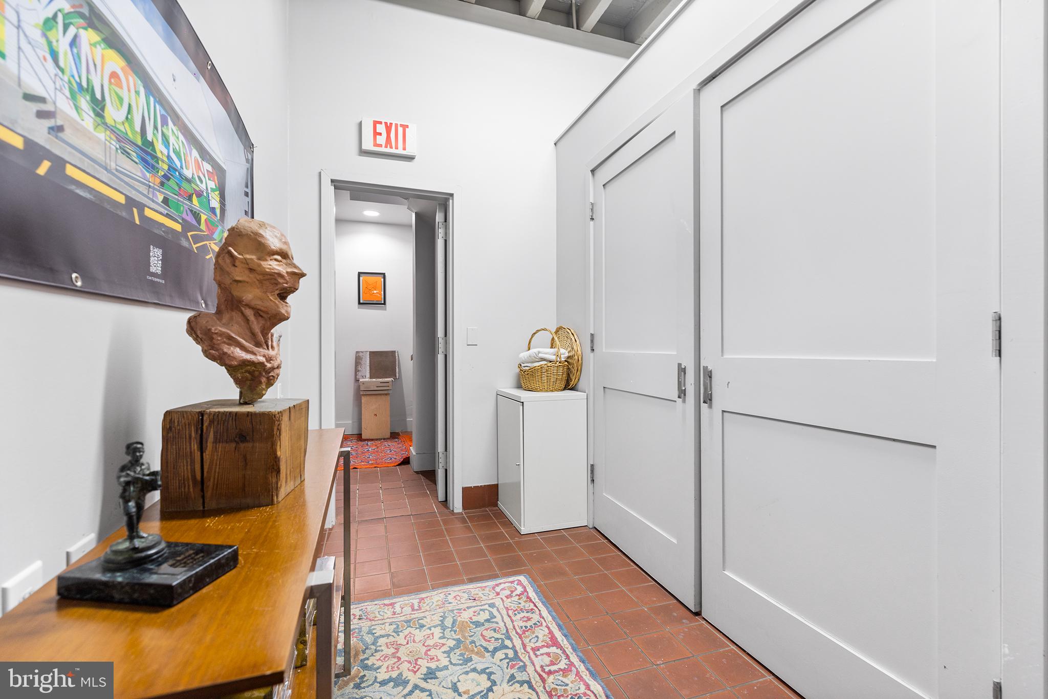 FAIRMOUNT - Commercial Sale