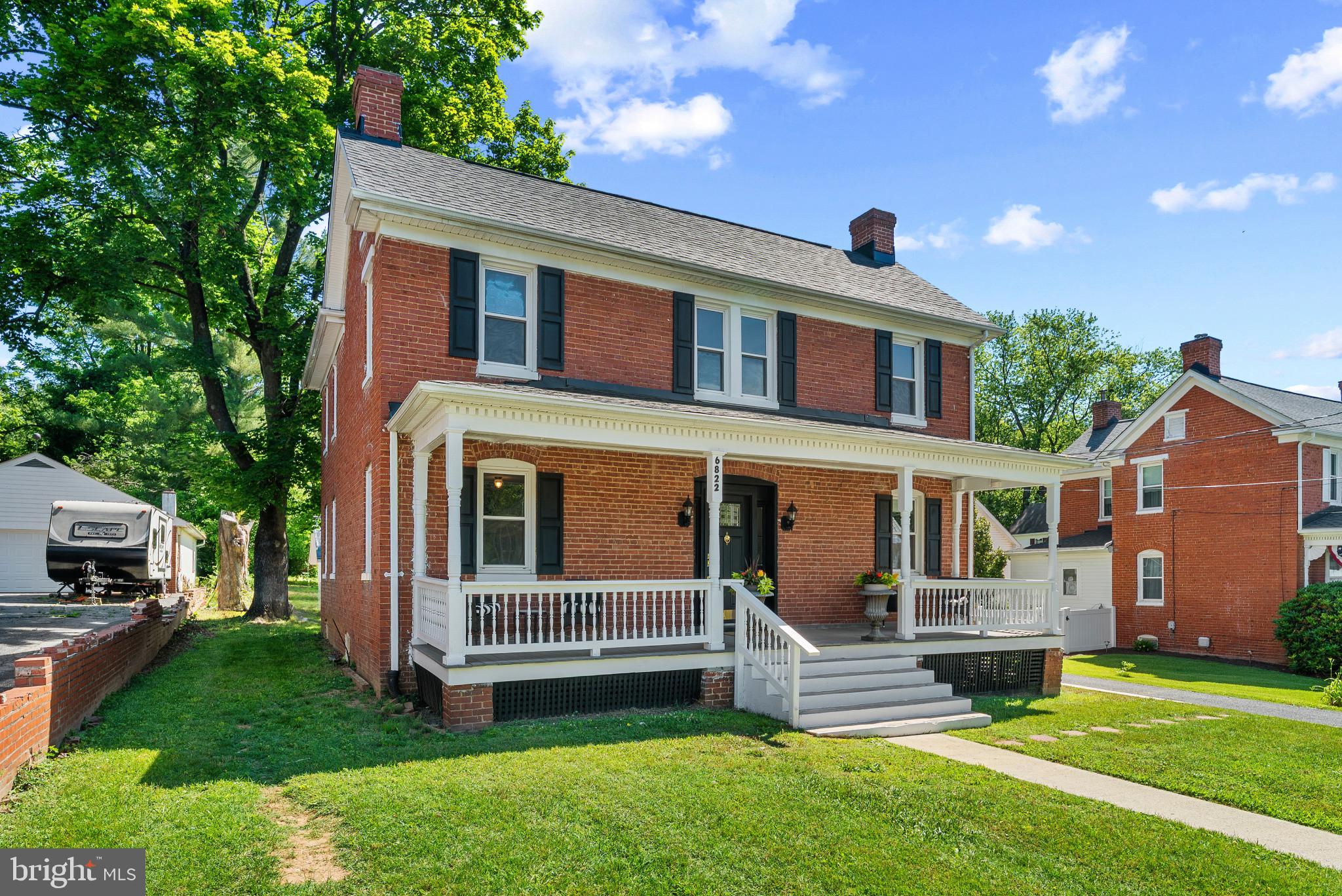 6822 BUCKINGHAM LANE
