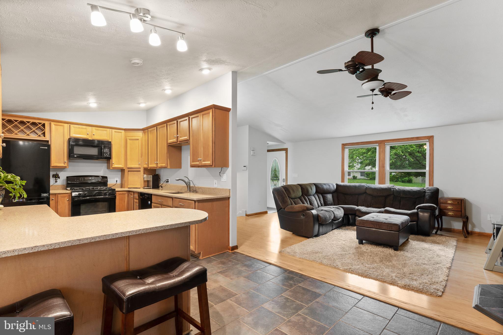 ELMHURST - Residential