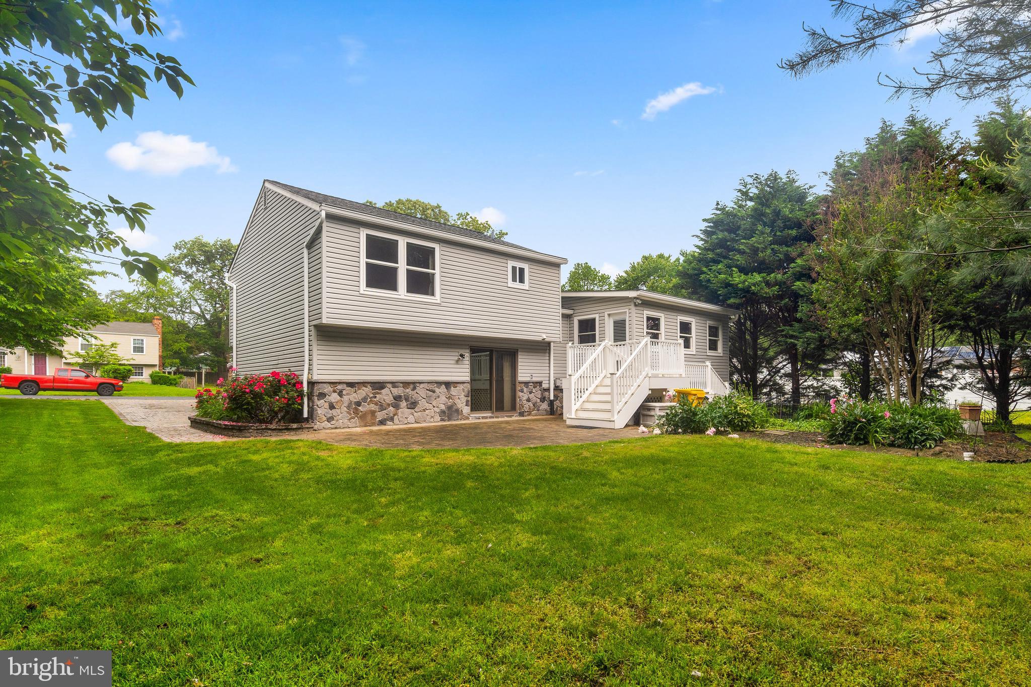 ELMHURST - Residential