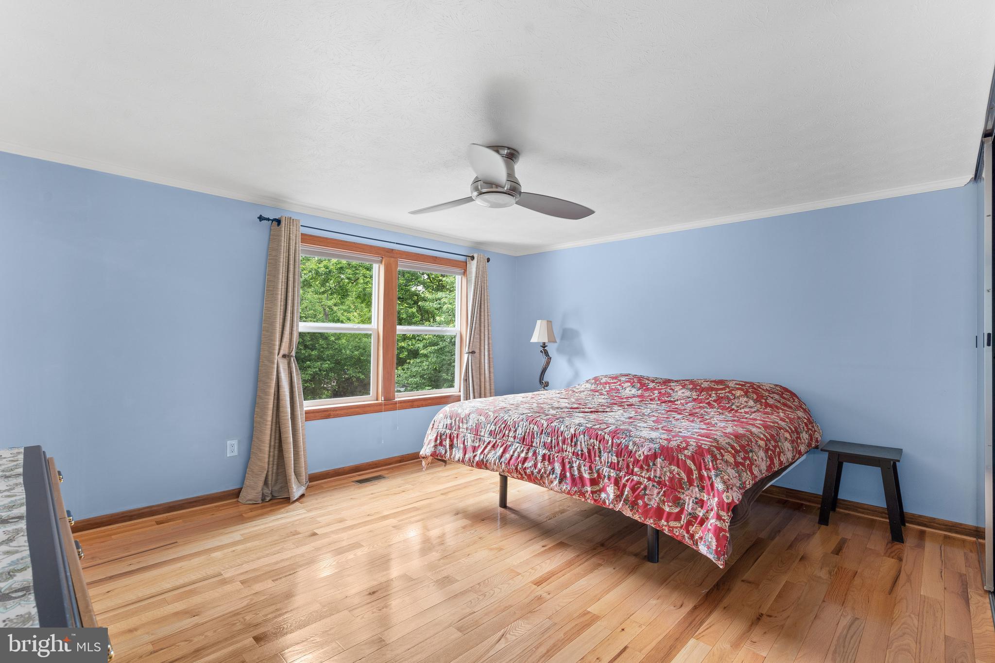 ELMHURST - Residential