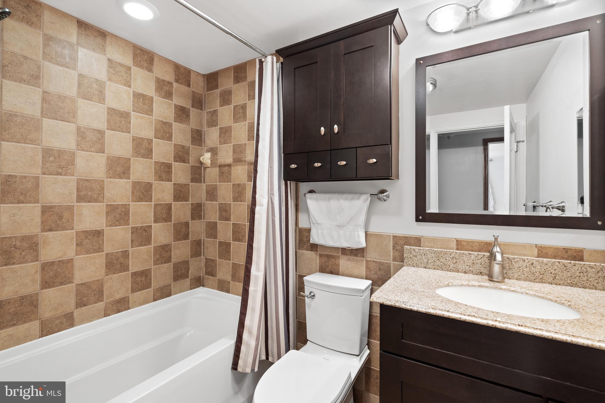 ELMHURST - Residential