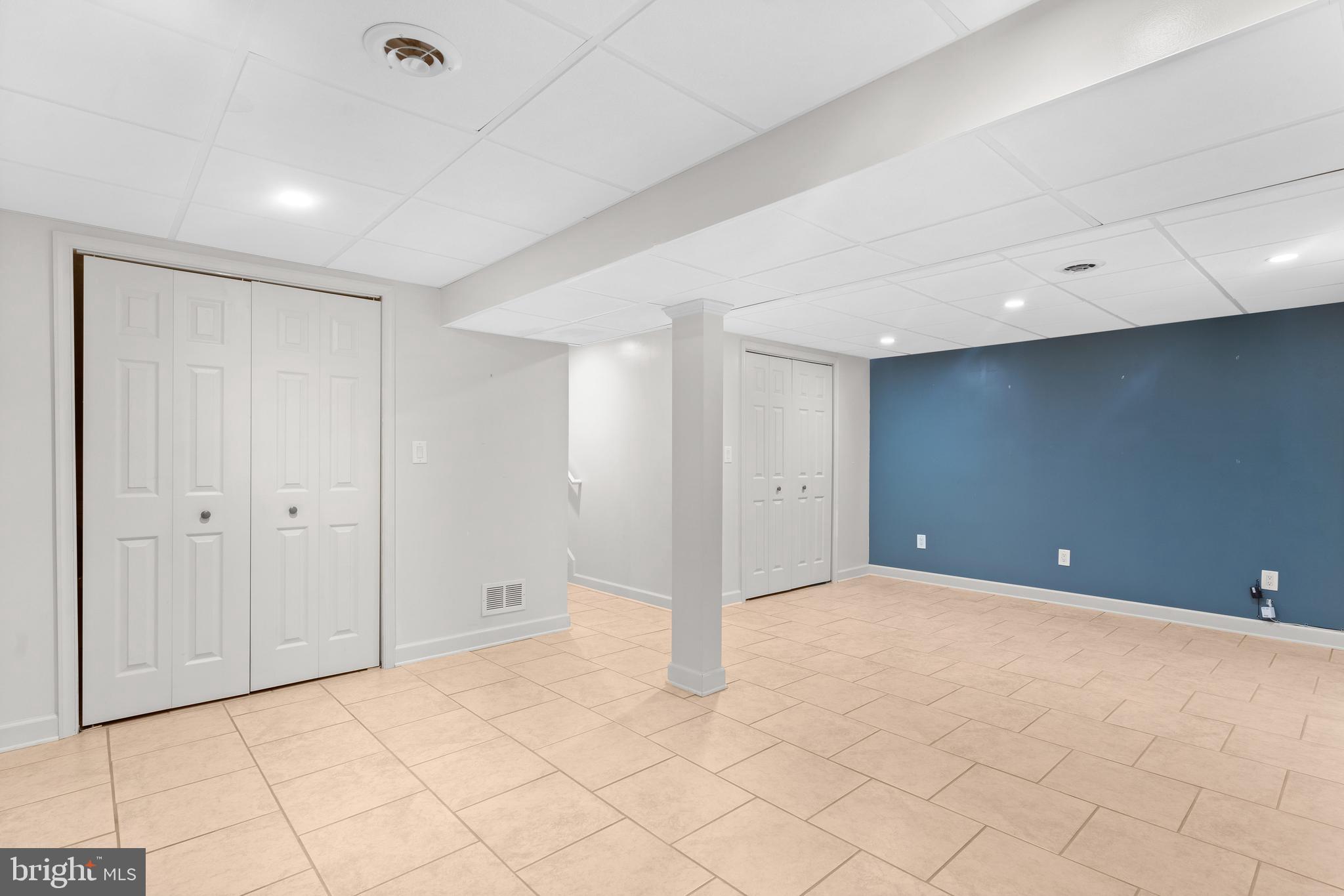 ELMHURST - Residential