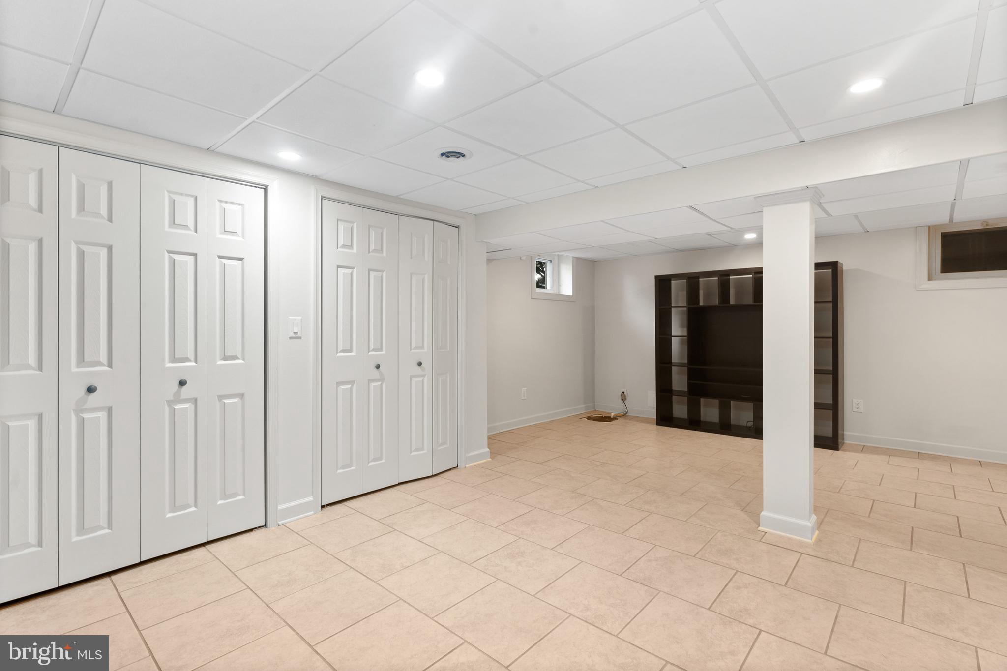 ELMHURST - Residential