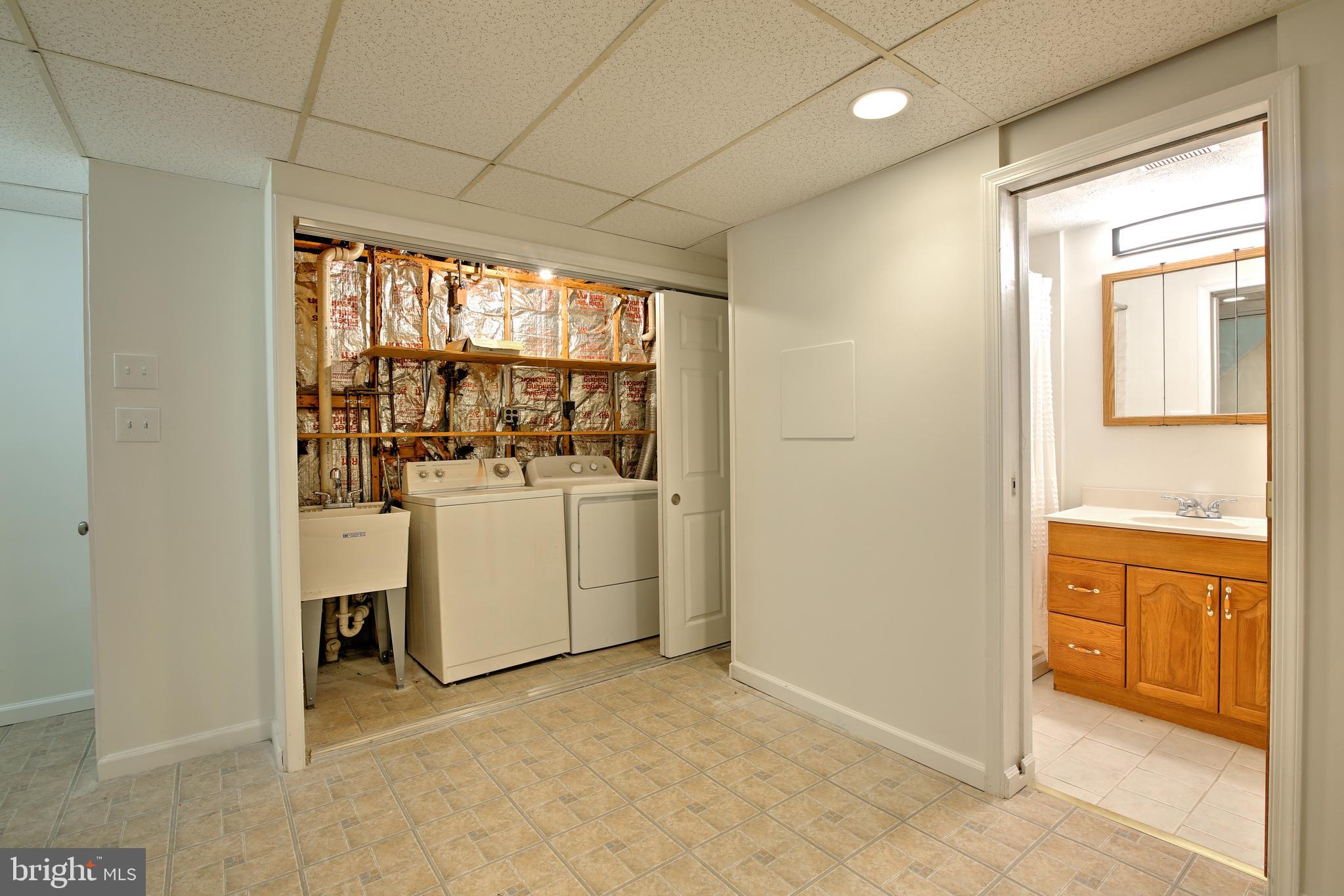 KINGS COURT - Residential