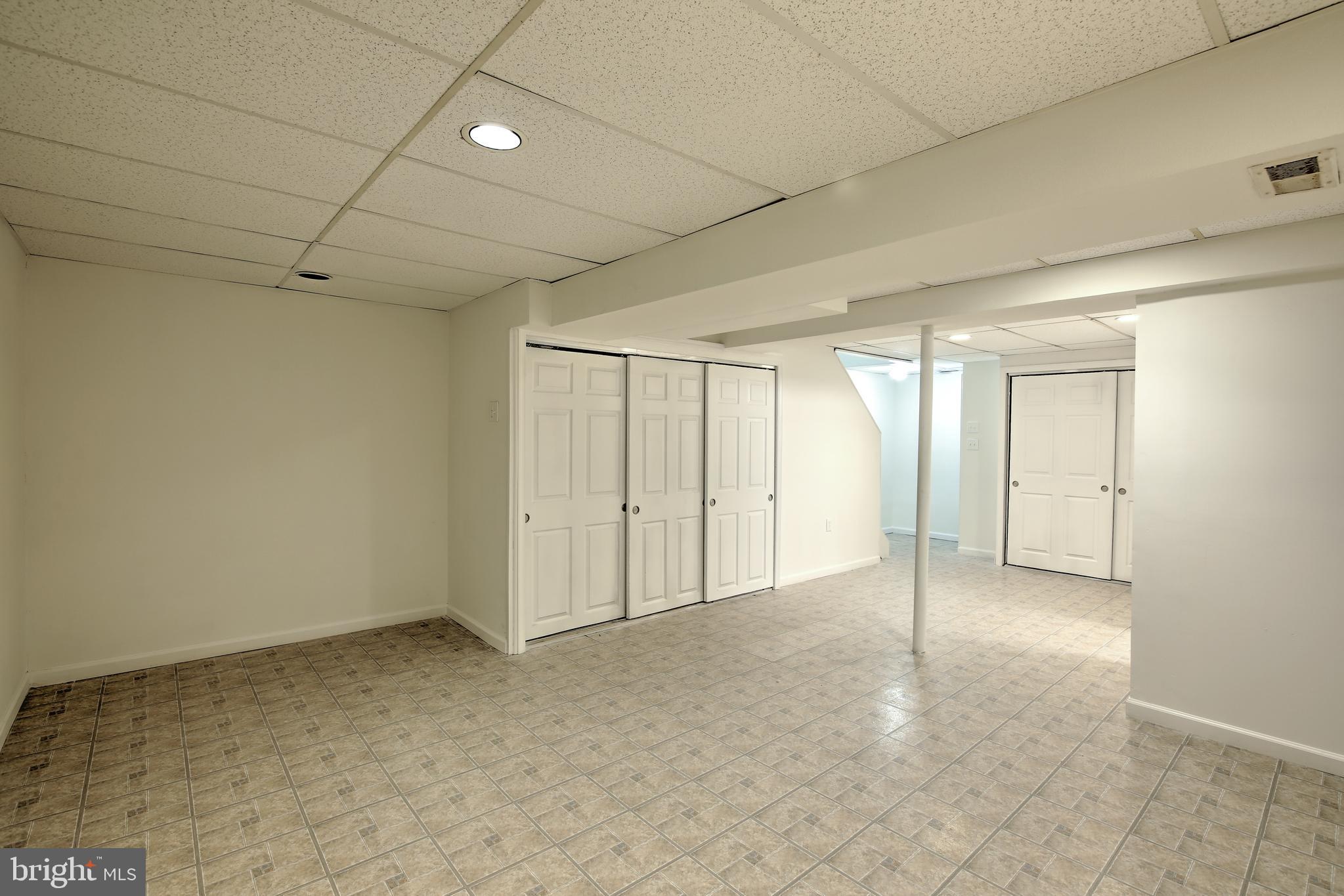 KINGS COURT - Residential