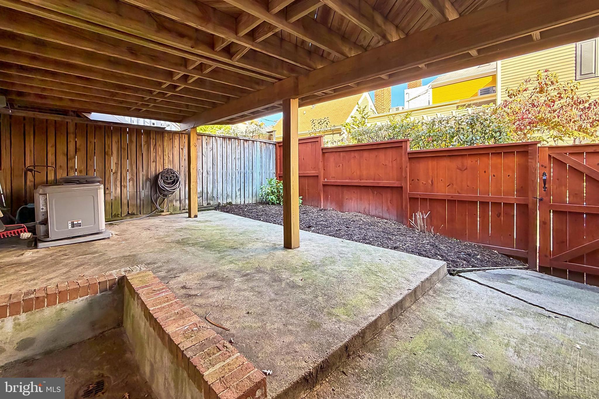 HUNTING CREEK - Residential