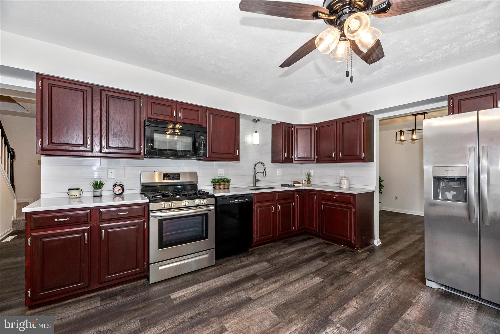 ROBERTS FIELD - Residential