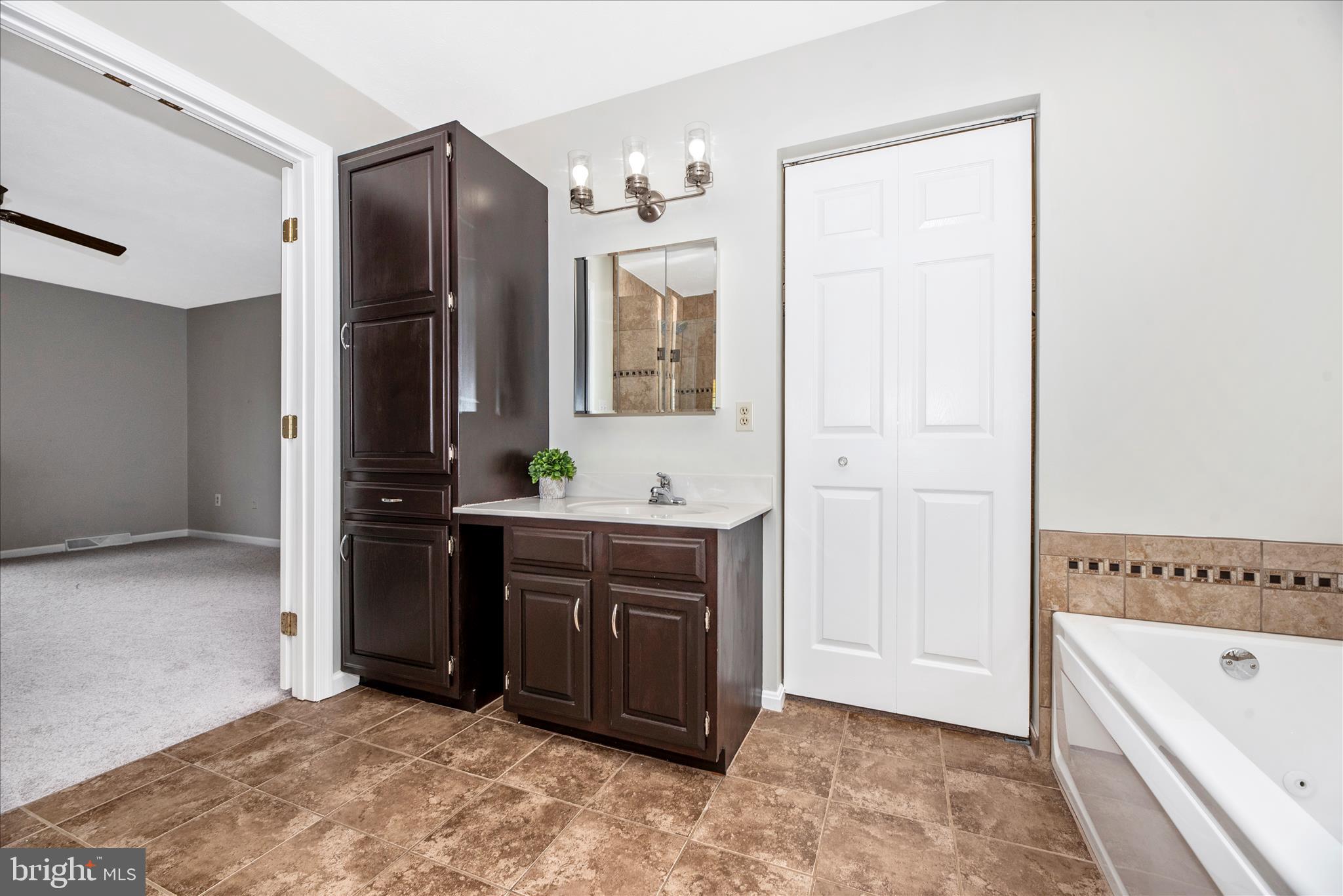ROBERTS FIELD - Residential