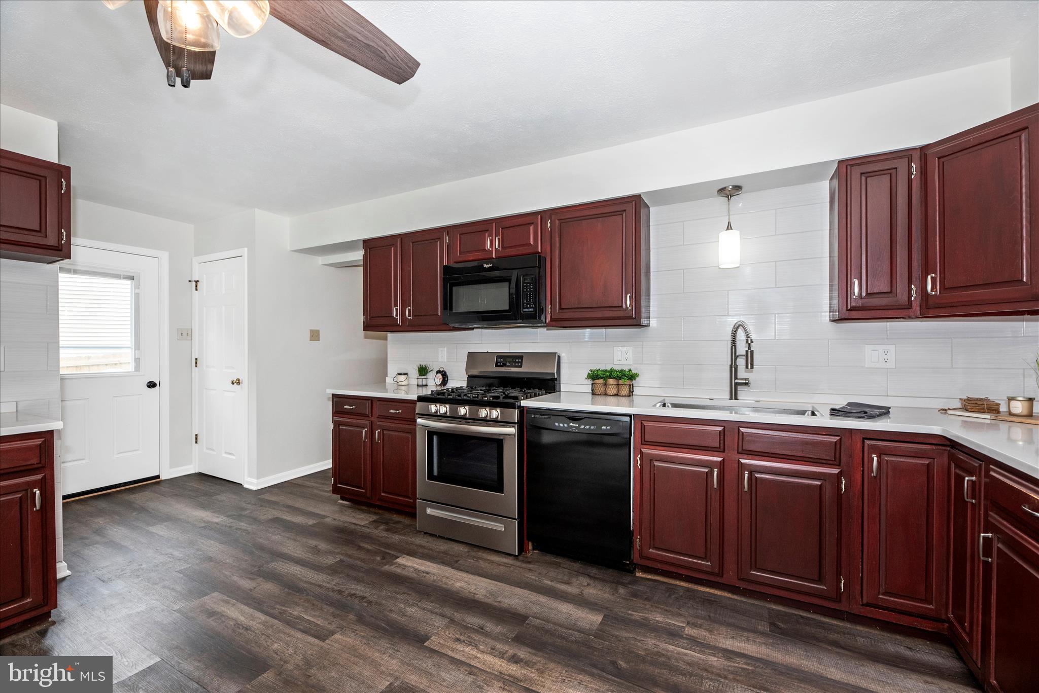 ROBERTS FIELD - Residential