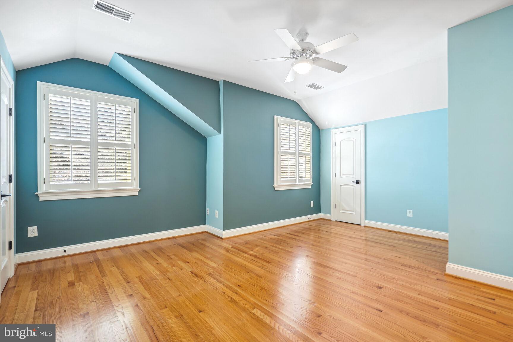 ARLINGTON - Residential