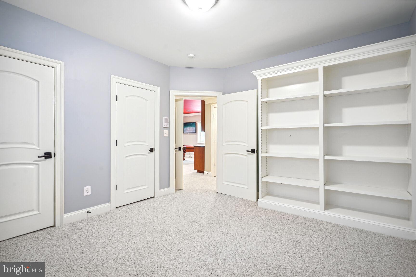 ARLINGTON - Residential