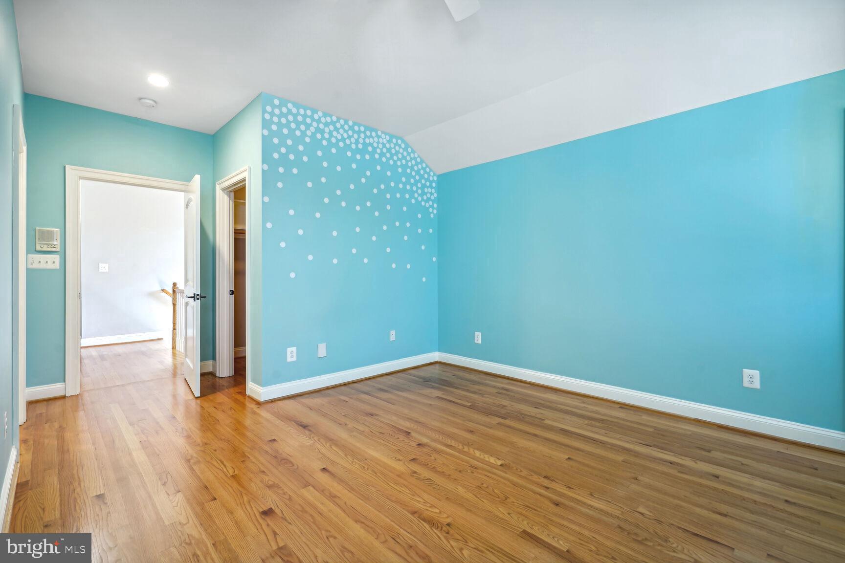 ARLINGTON - Residential