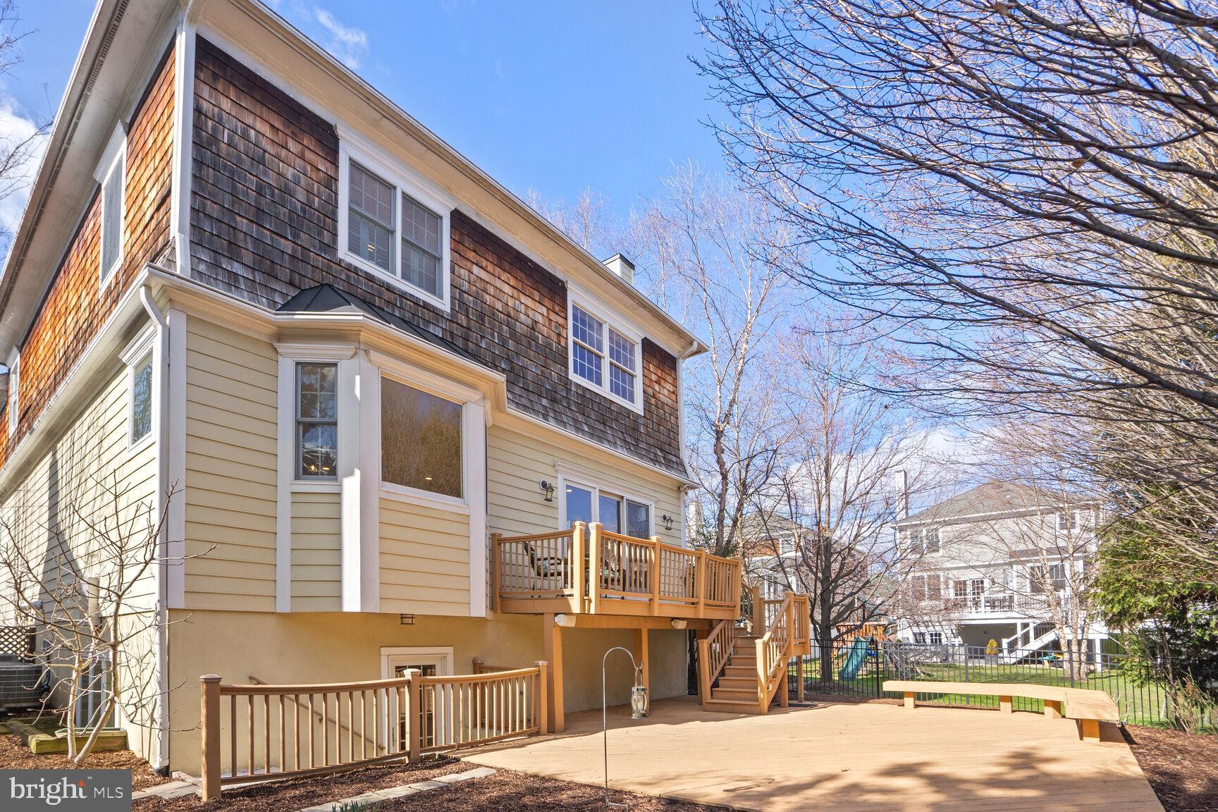 ARLINGTON - Residential