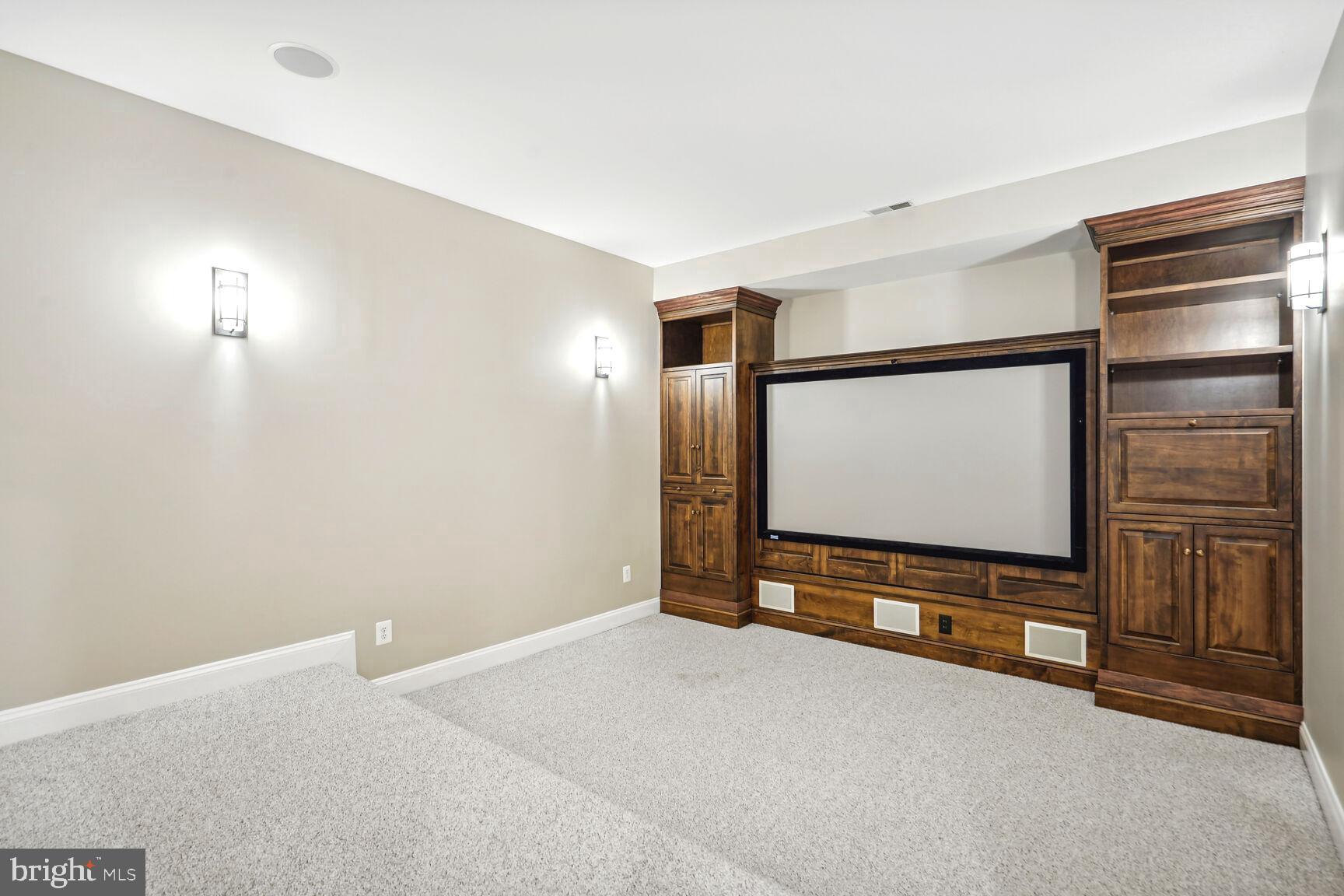 ARLINGTON - Residential