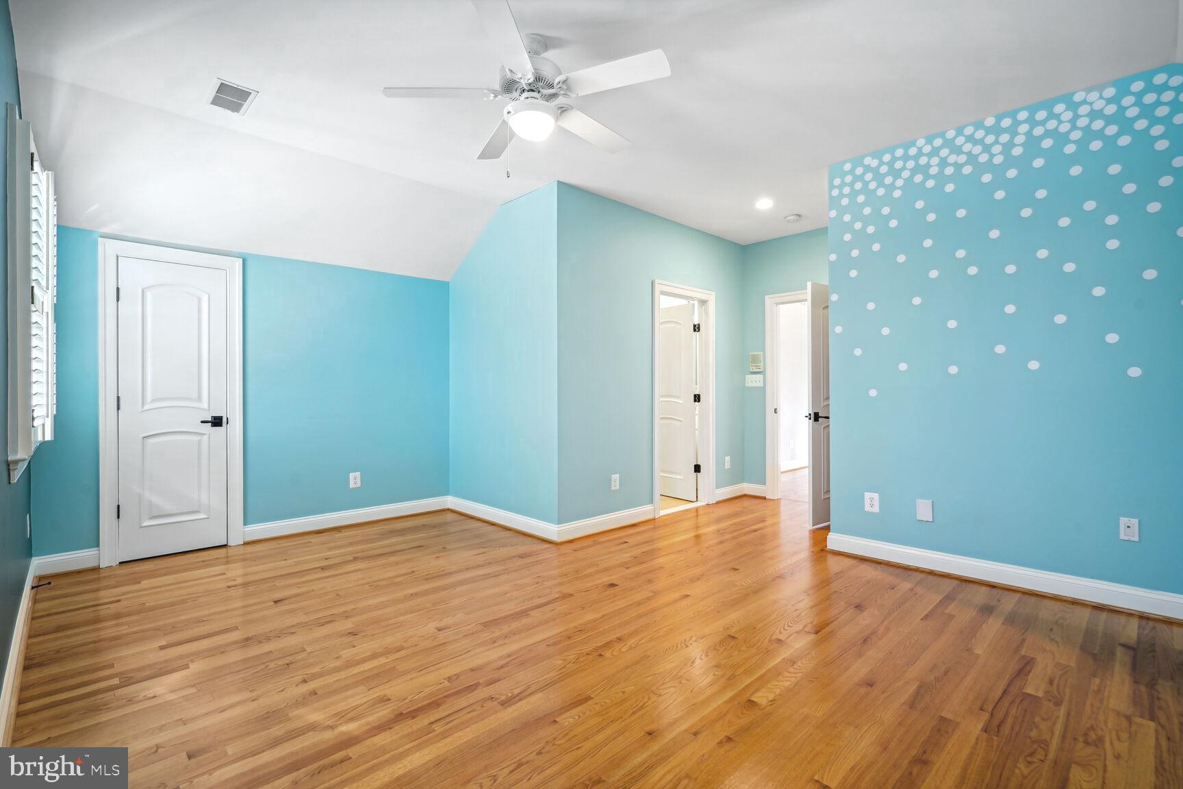 ARLINGTON - Residential