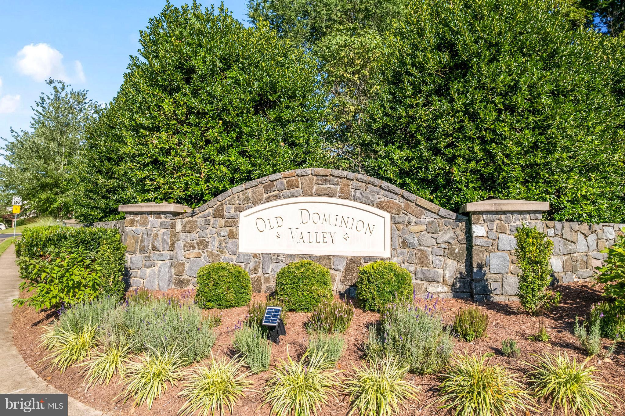 300 N OLD DOMINION LANE