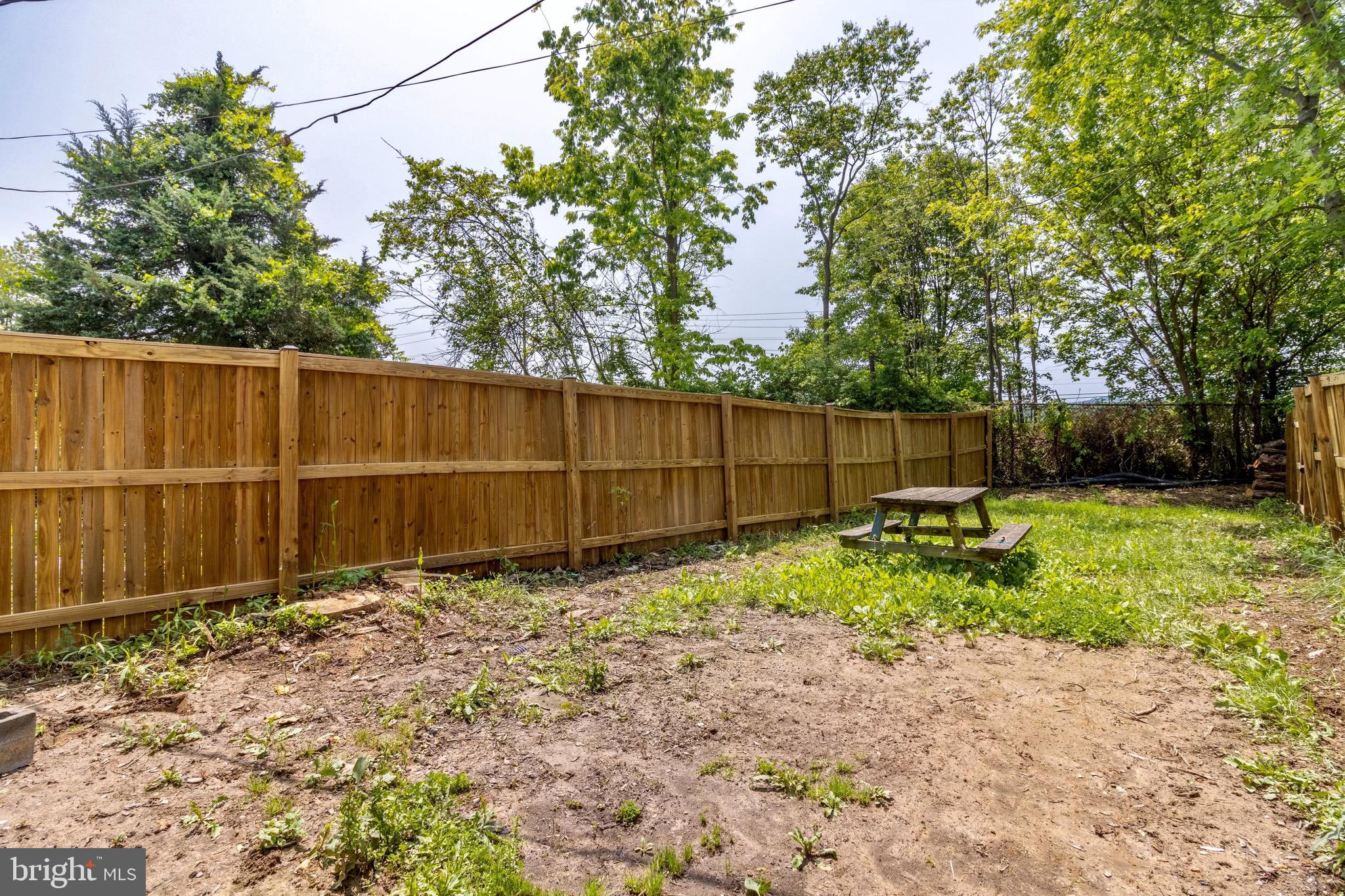 ROYAL VILLAGE - Residential